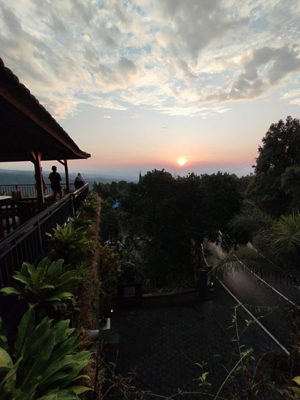 Bali Munduk Delux Bungalow Villa Singaraja  Exterior photo
